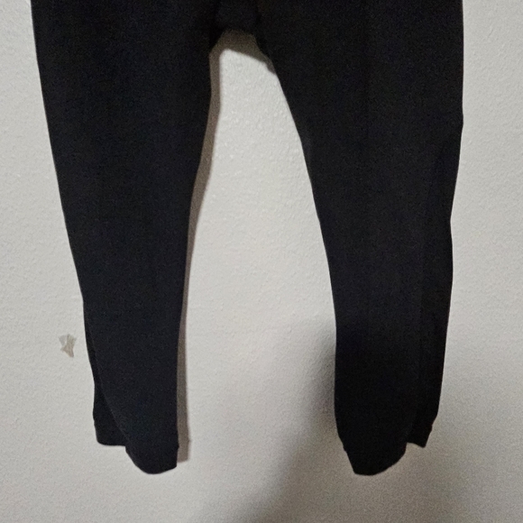 Lululemon cropped leggings see description for sizing - Picture 4 of 15